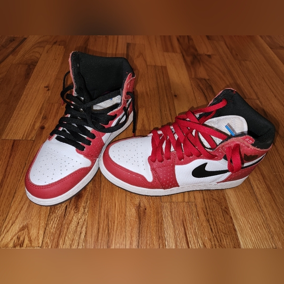 Nike Air Jordan 1 High OG SP Across The Spiderverse Spiderman 6.5Y - Picture 3 of 7